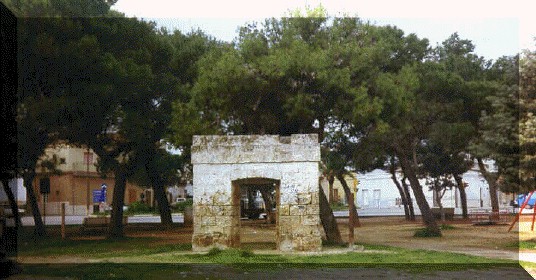 ARCO.jpg (64776 bytes)